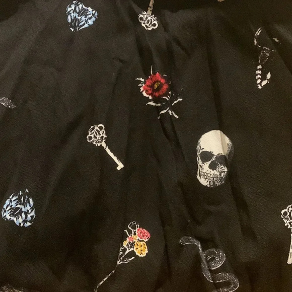 TORRID Acas‎ Skull Floral Chills Ruffle Cold Shoulder Dress - Picture 6 of 11